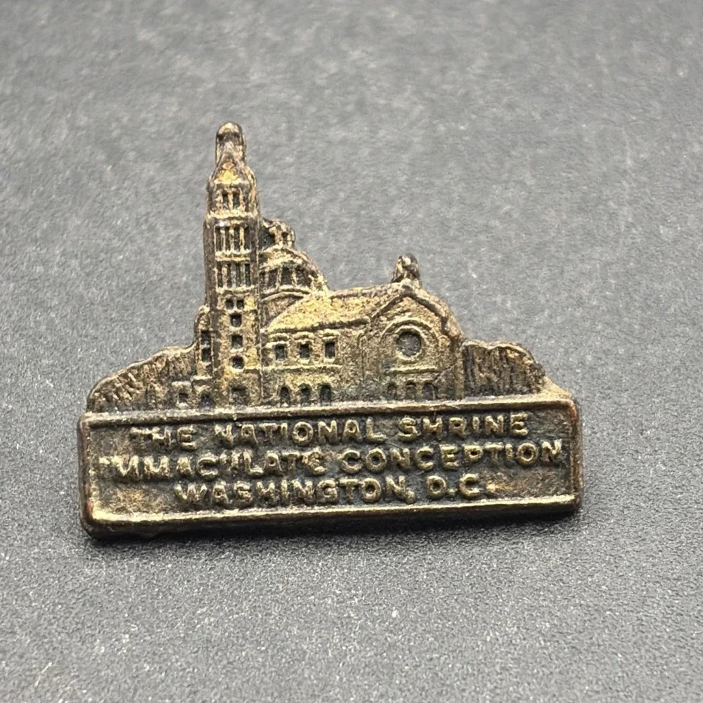 The National Shrine Immaculate Conception Washington DC Lapel Hat‎ Pin
